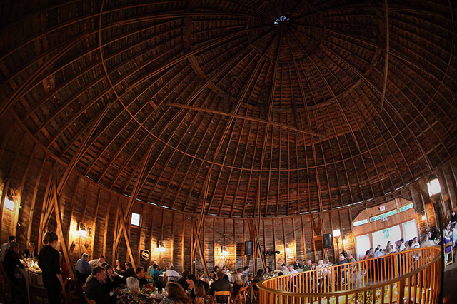 round barn farm | MN Wedding